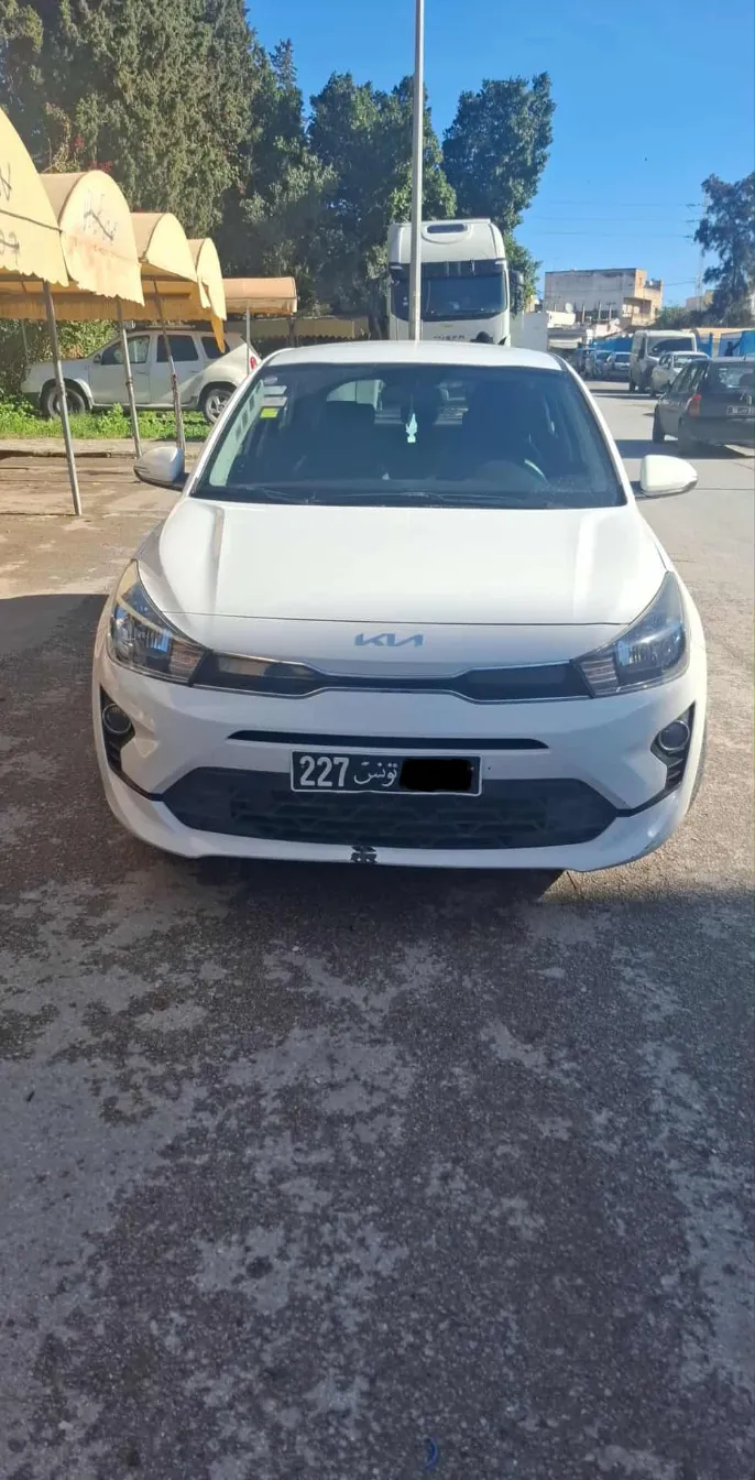 Kia Rio prestige modèle 2022/ 86000km