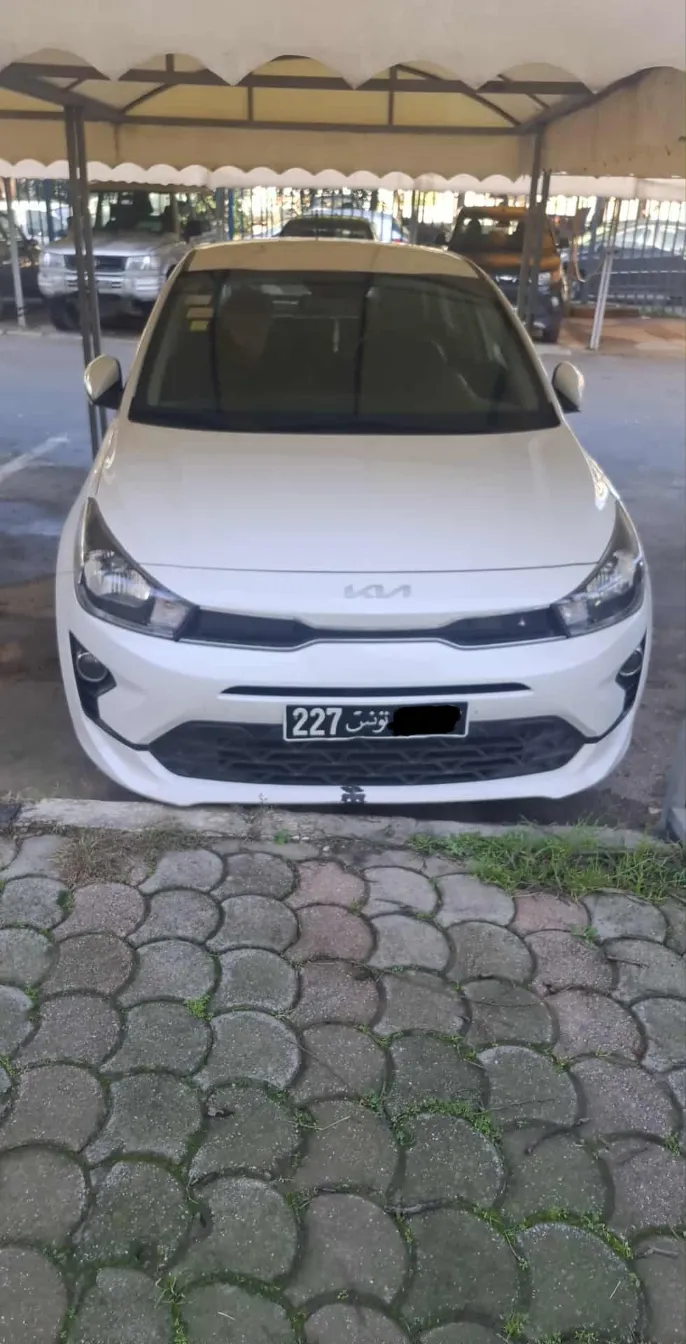 Kia Rio prestige modèle 2022/ 86000km