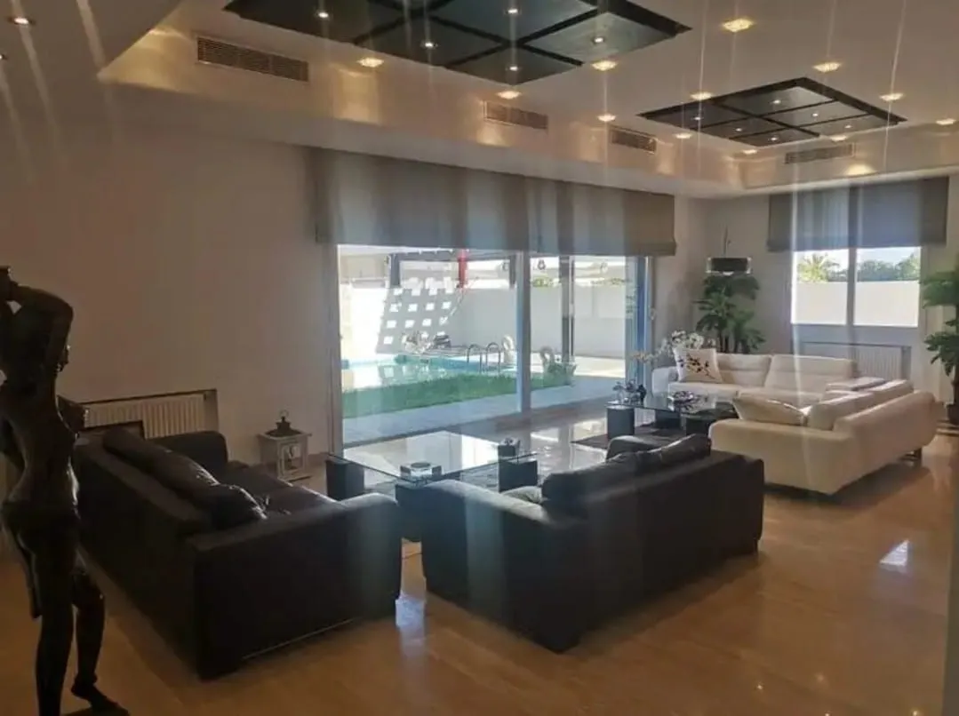 ✨À VENDRE: EXCLUSIVITE à Kantaoui – Villa Titré, Luxe avec Piscine, Jardin & Garage