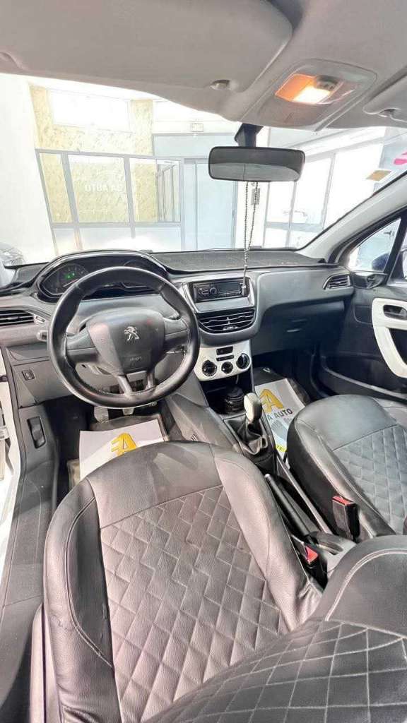 Voiture Peugeot 208