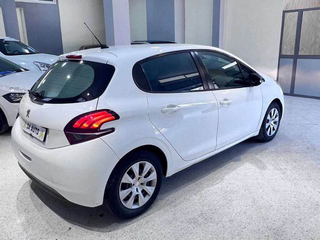 Voiture Peugeot 208