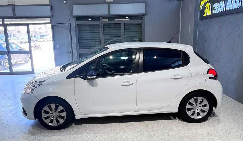 Voiture Peugeot 208