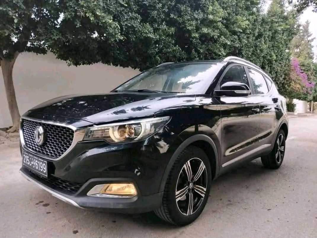 MG ZS BOÎTE AUTOMATIQUE PREMIÈRE MAIN