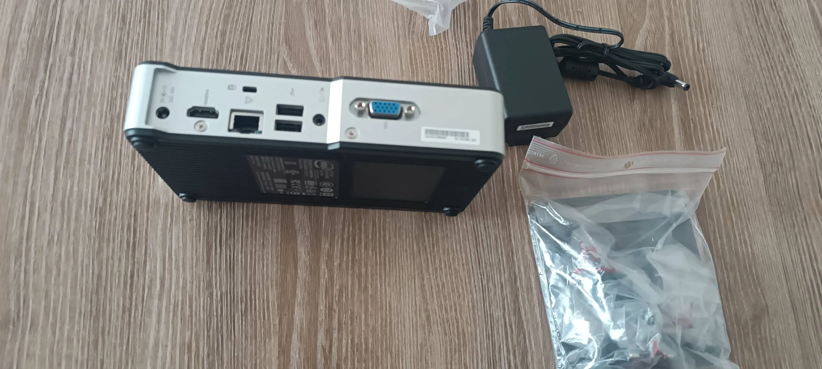 Mini pc Intel NUC jamais utilisé.