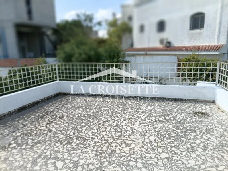 Villa S+4 avec jardin à la Marsa  MVL0087