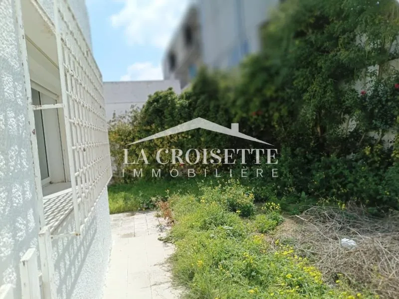 Villa S+4 avec jardin à la Marsa  MVL0087