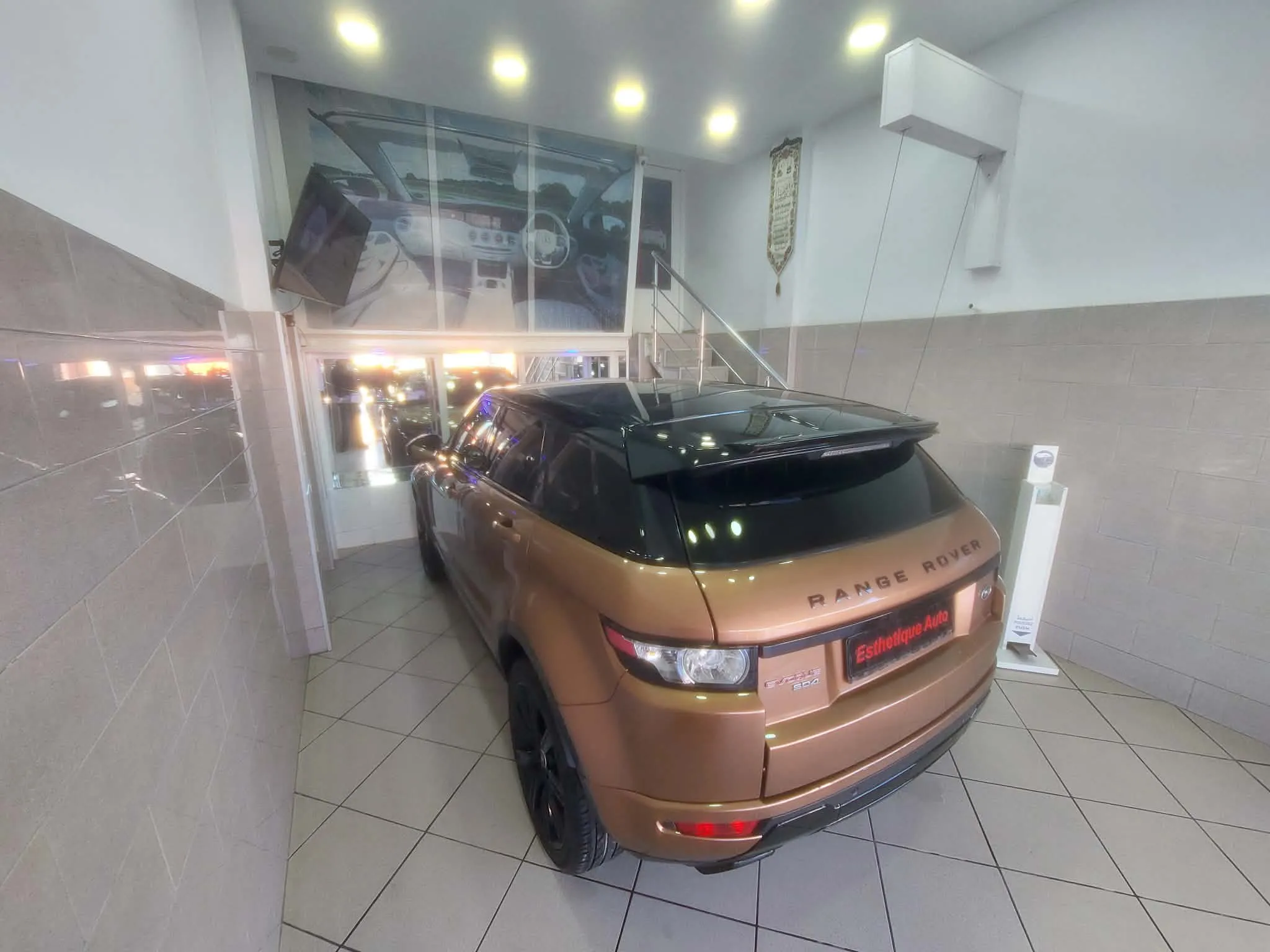 Land Rover Évoque 2.2L - Km 115 mille - Tel 98479647