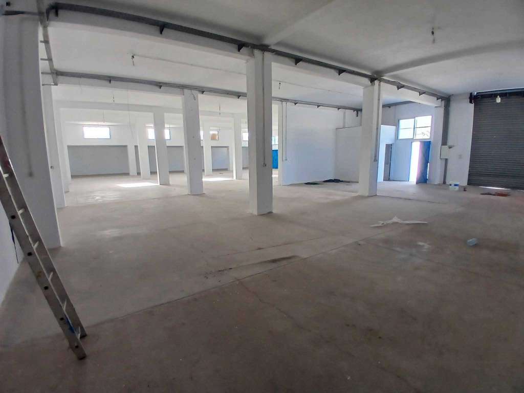 ✨ À LOUER : LOCAL INDUSTRIEL - SIDI ABDELHAMID ✨
Référence : R122