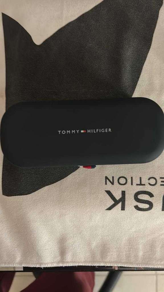 Lunette et bracelet tommy Hilfiger neufs