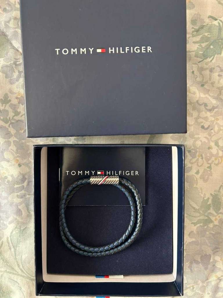 Lunette et bracelet tommy Hilfiger neufs