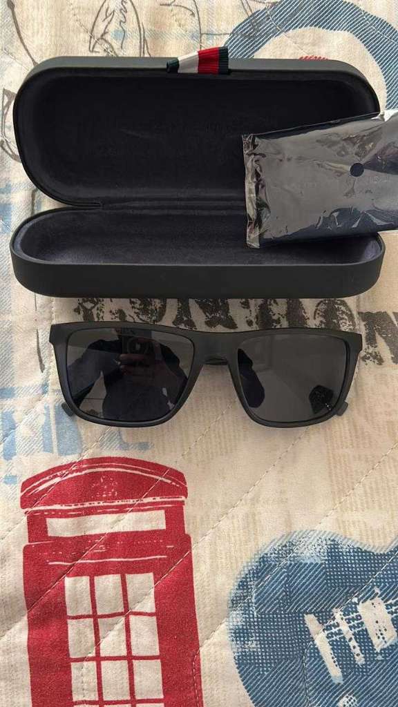 Lunette et bracelet tommy Hilfiger neufs