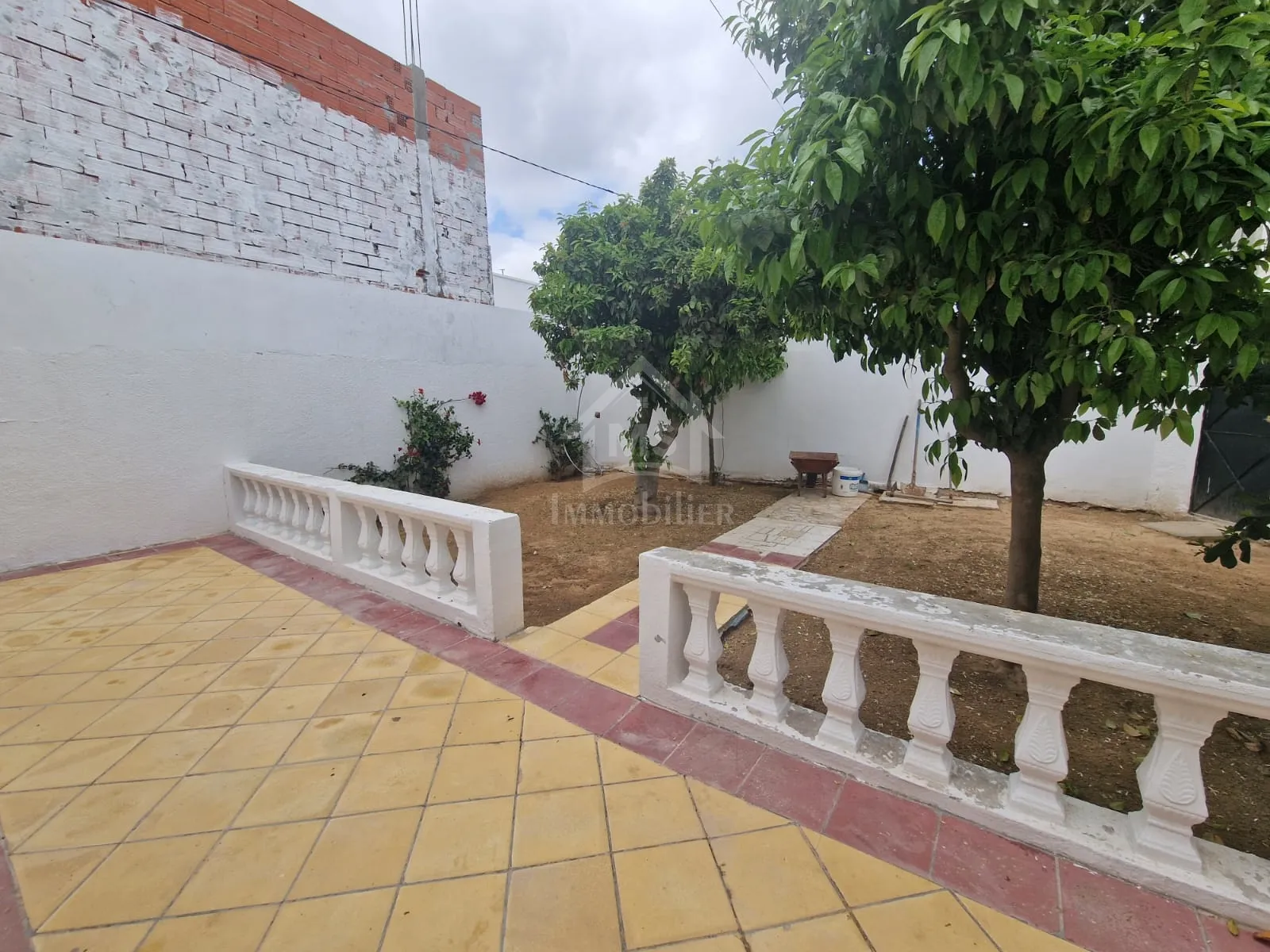 Maison S+2 avec jardin à vendre à Hammamet 51355351