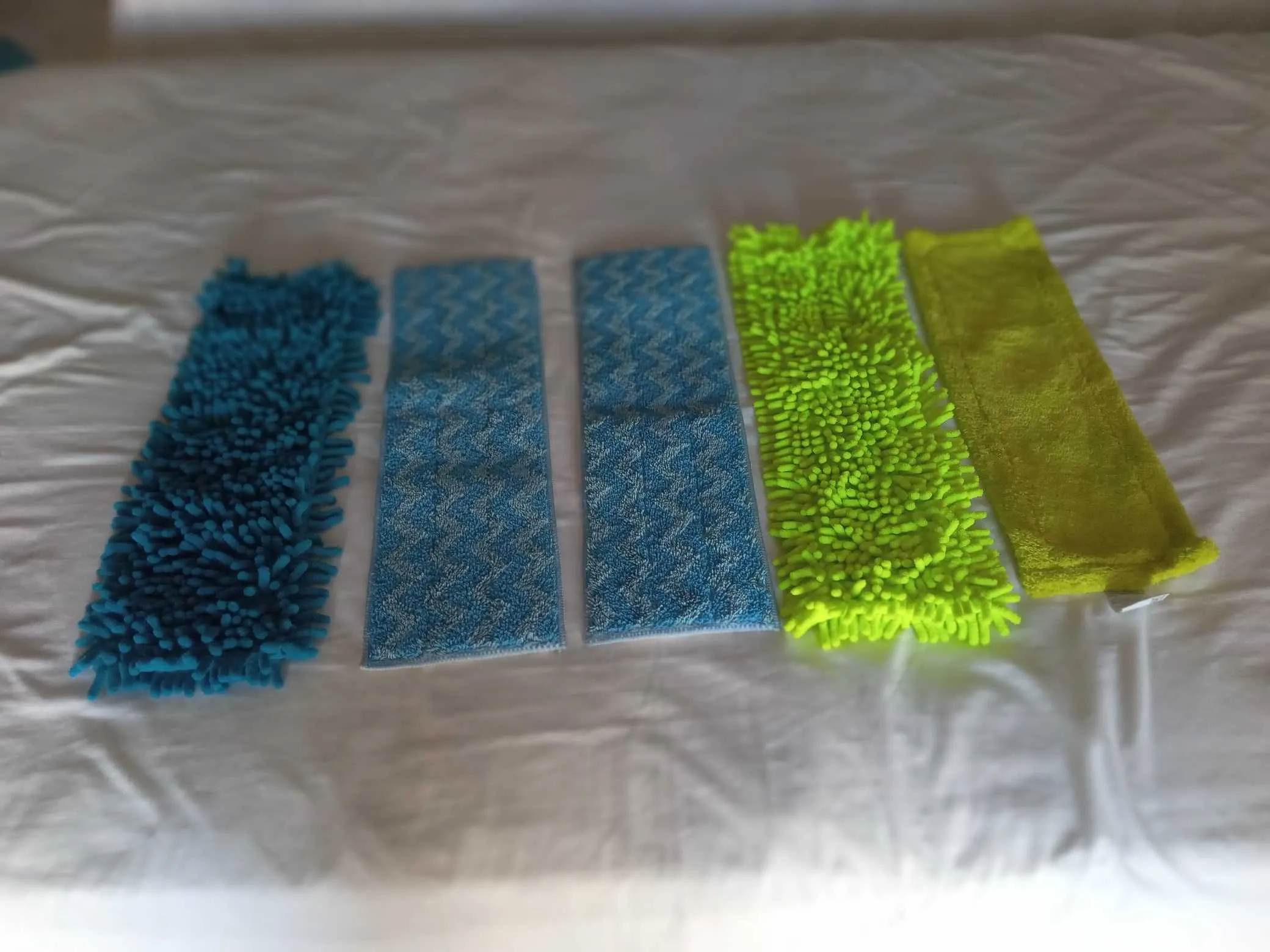 Mop grattant en microfibres idéal pour nettoyer tous les sols, importé depuis l'étranger 