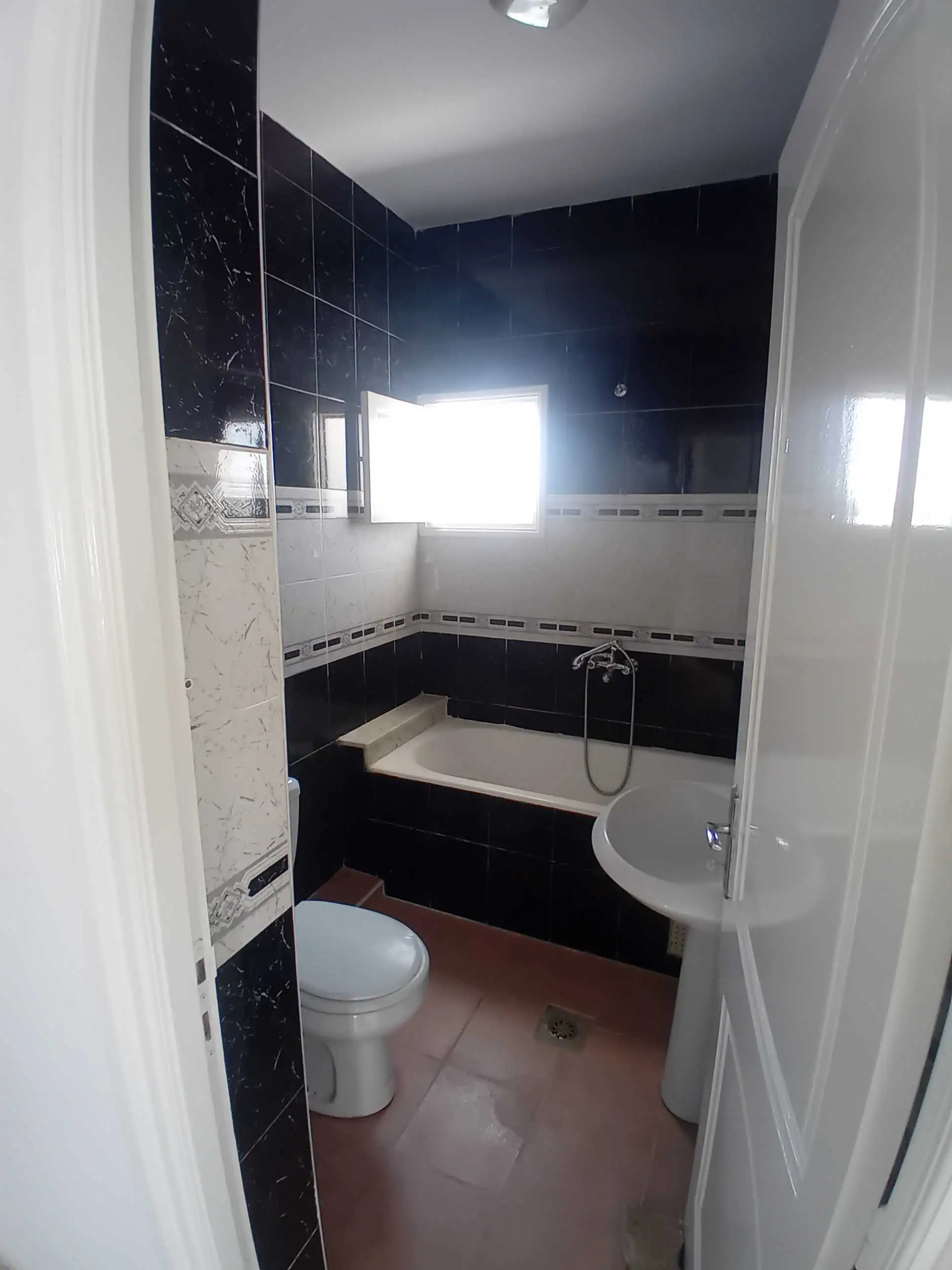 À VENDRE – 4 APPARTEMENTS INDÉPENDANTS À SAHLINE MONASTIR