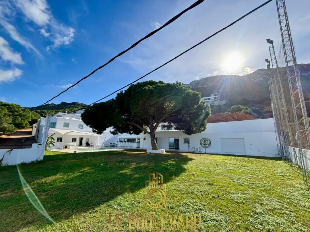 Villa Forêt avec piscine et vue mer exceptionnelle – Rafraf