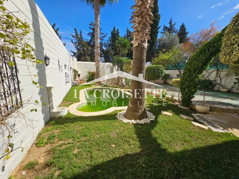 Villa S+4 avec piscine à La Soukra MVL0765