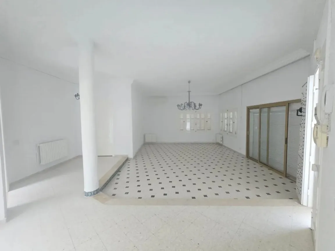 Une belle Villa avec piscine à Kantaoui