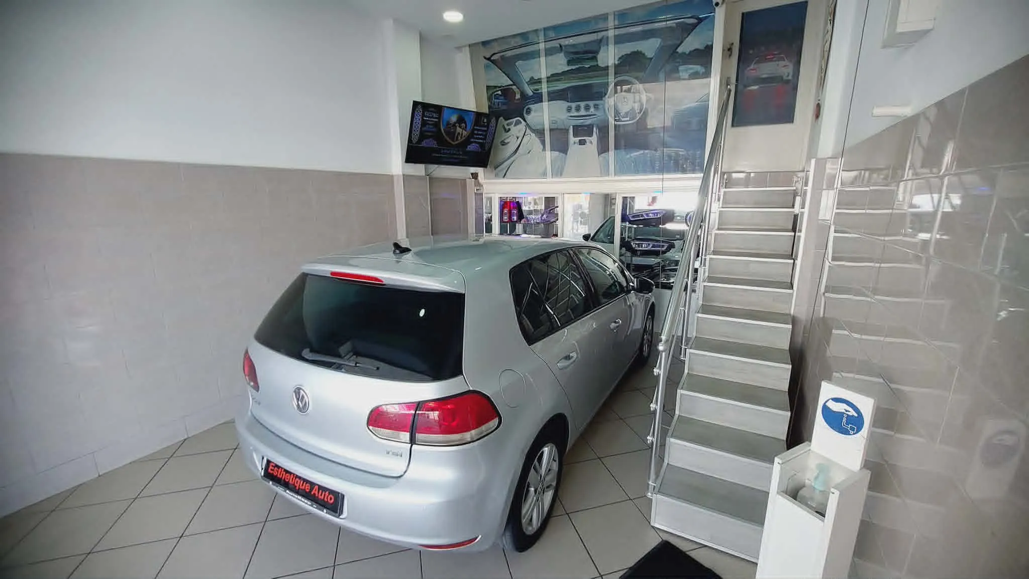 Volkswagen Golf 6 - 1.2 – Toit ouvrant – Très bien équipée - Tel 98479647