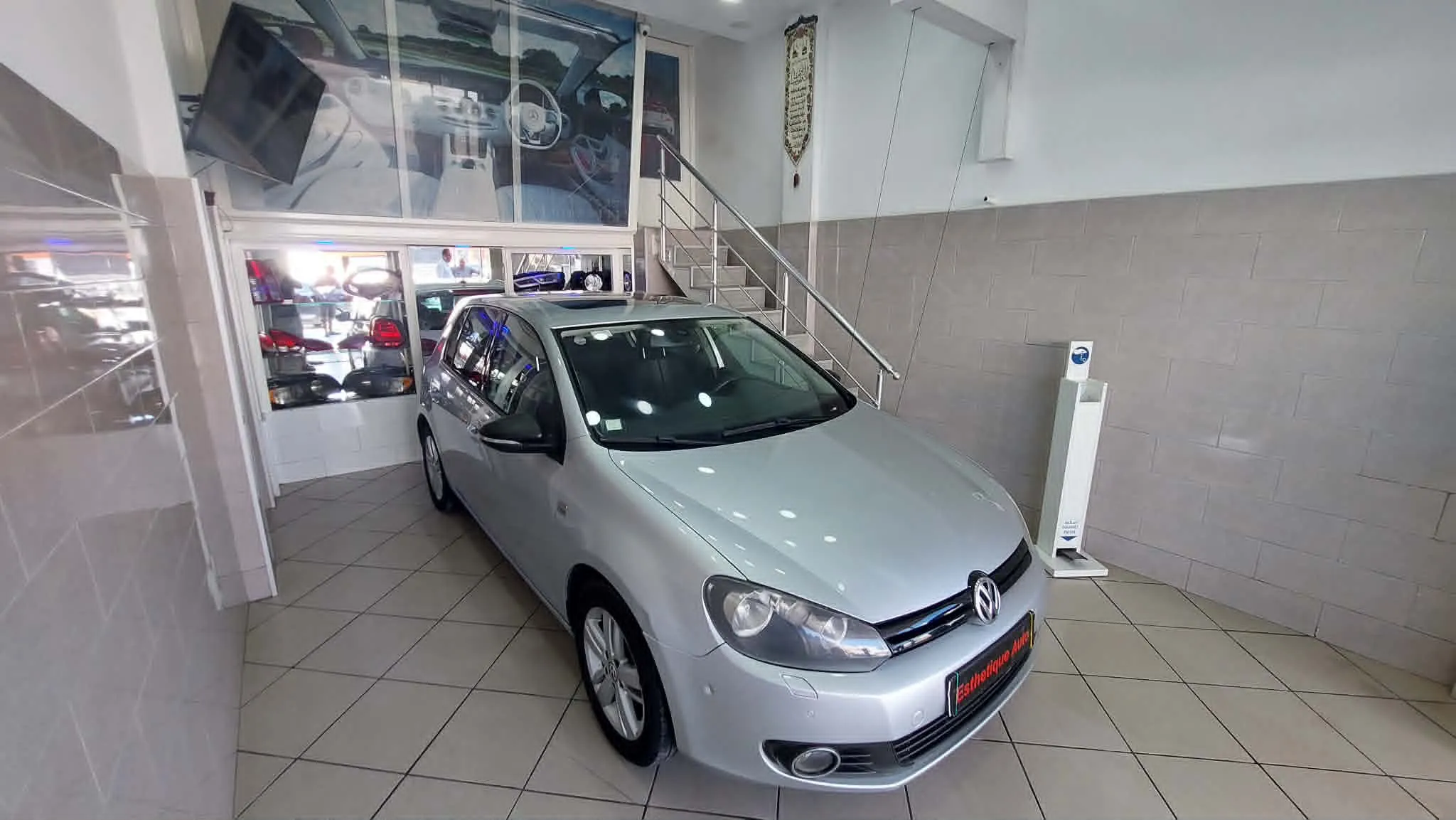 Volkswagen Golf 6 - 1.2 – Toit ouvrant – Très bien équipée - Tel 98479647