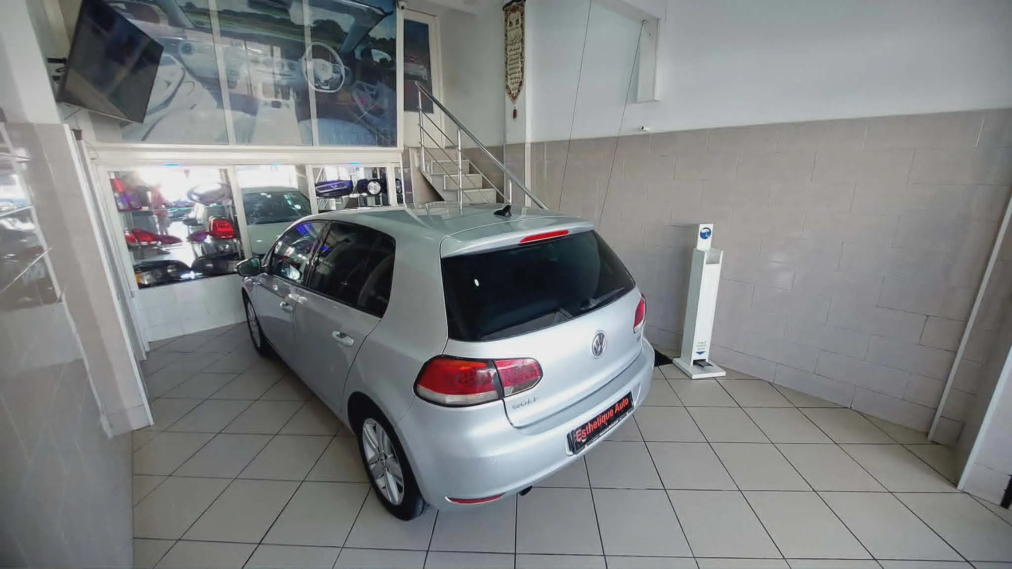 Volkswagen Golf 6 - 1.2 – Toit ouvrant – Très bien équipée - Tel 98479647