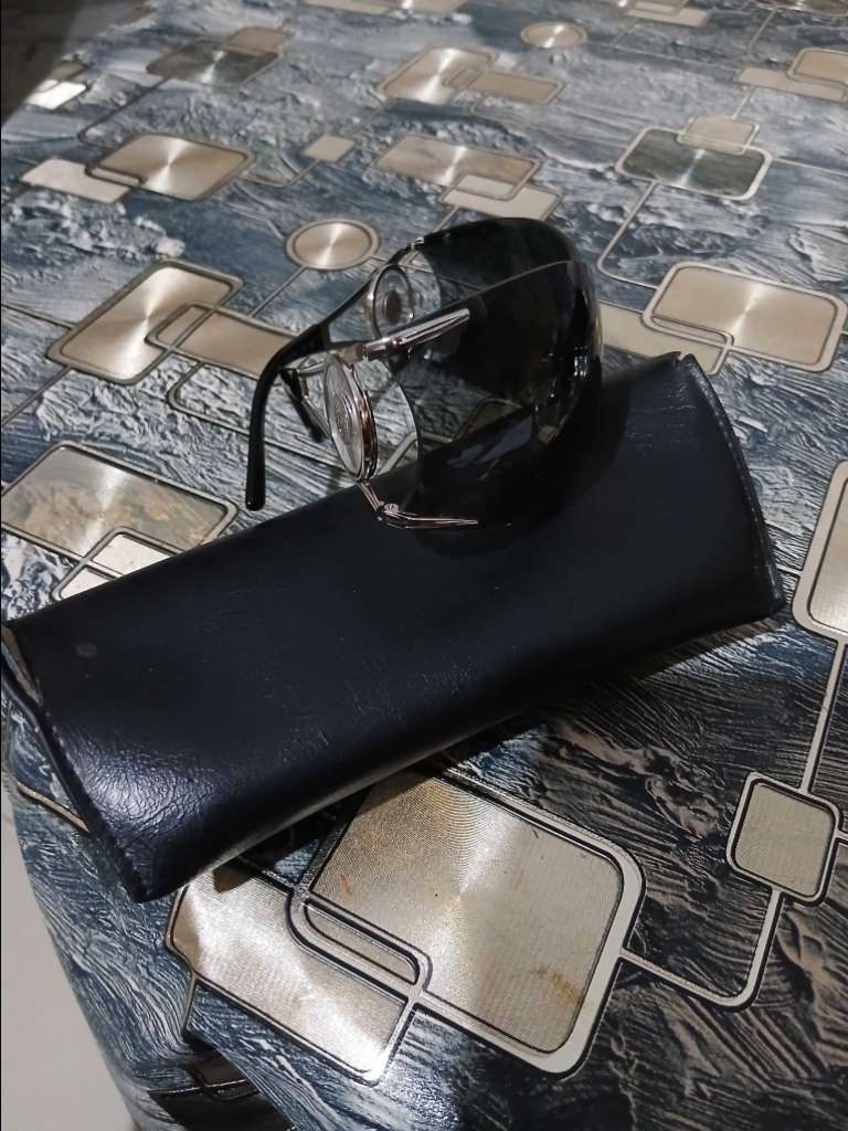 Lunette versace hommes et femmes original tout neuf  téléphone ☎️ 53335227