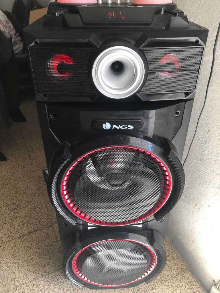 Enceinte Bluetooth usb aux radio tres puissante marque NGS