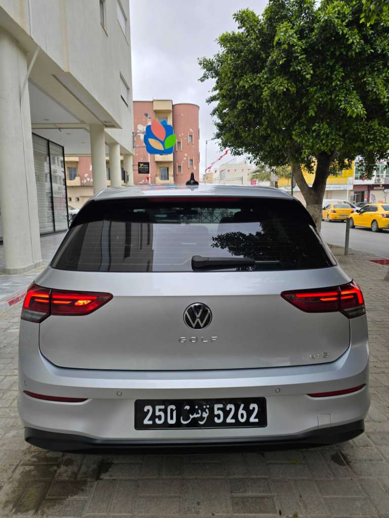 Av Golf 8 Life modéle 10.2021 boîte auto essence eTsi ttoption importée tél 23.964.164/27.550.630
