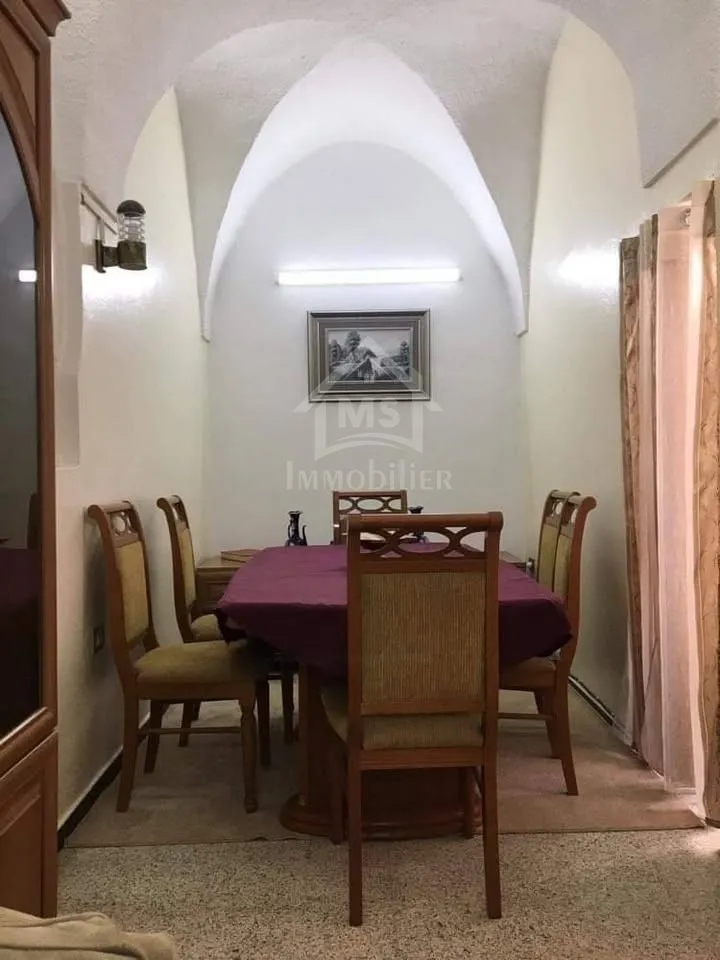 Maison arabesque S+4 à vendre à Béni Khiar 51355351