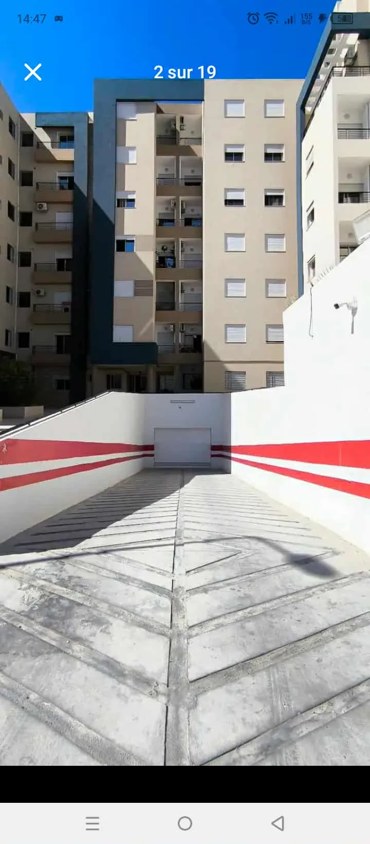 un appartements s+2 hs neuf au 5éme étage(avec ascenseur) a louer a Enkhilette