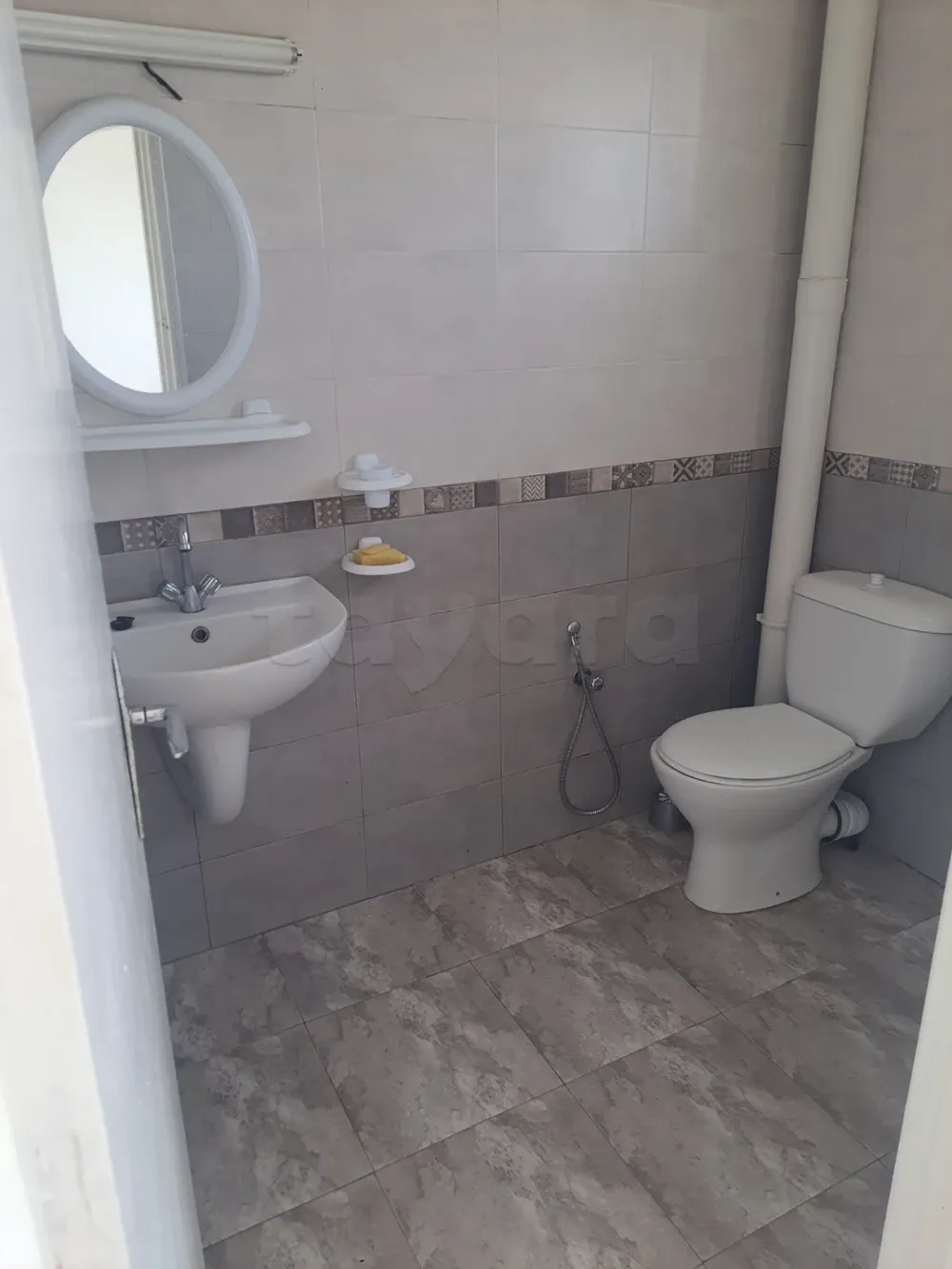 appartement s+1 3éme étage situé à Manar 1