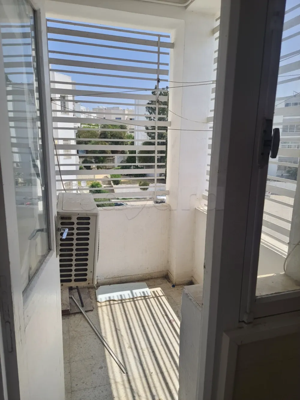 appartement s+1 3éme étage situé à Manar 1