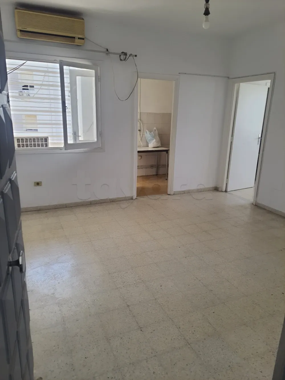 appartement s+1 3éme étage situé à Manar 1
