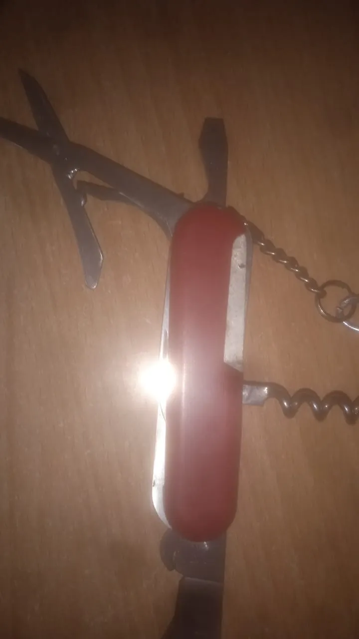VICTORINOX COUTEAU SUISSE CAMPER ROUGE