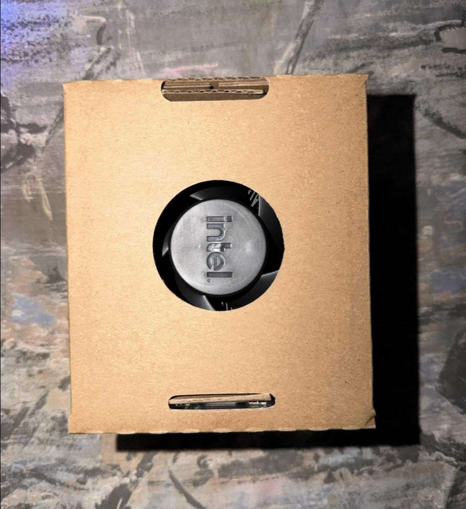 Processeur Intel Core i3-12100F + Ventilateur d’origine