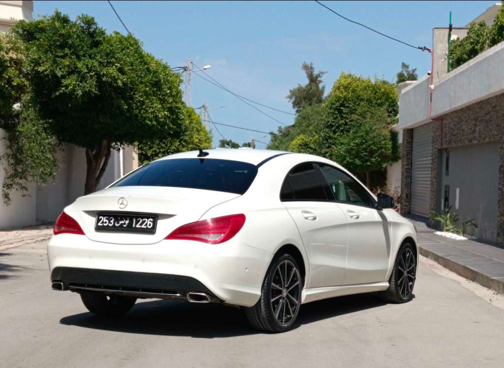 đ mercedes CLA 180 // pack night