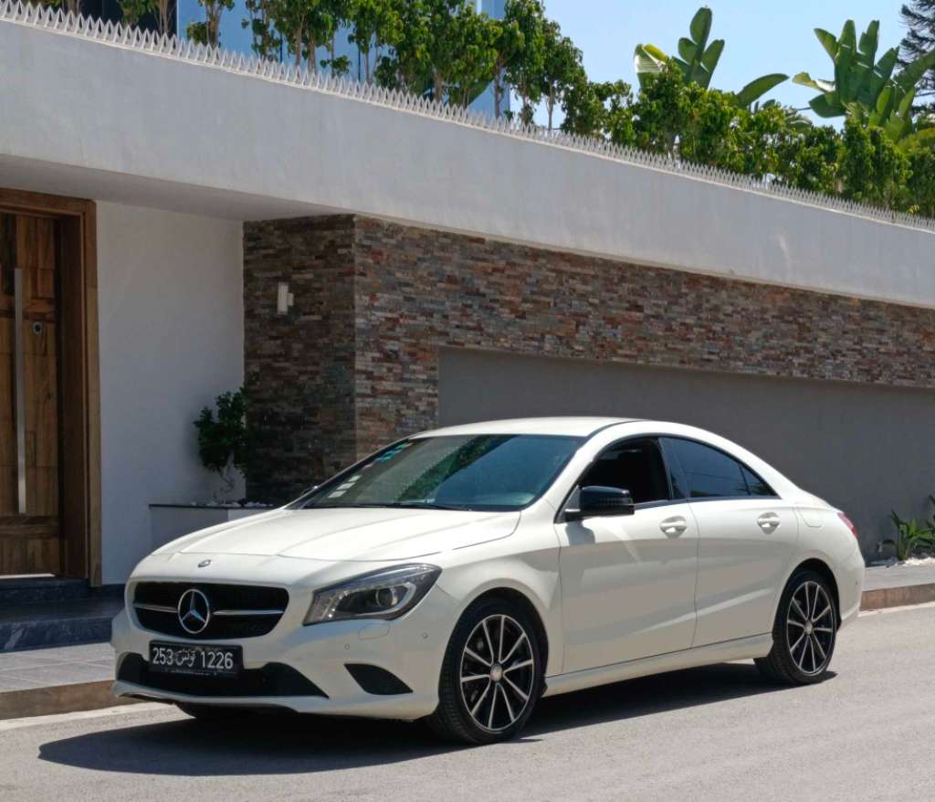 đ mercedes CLA 180 // pack night