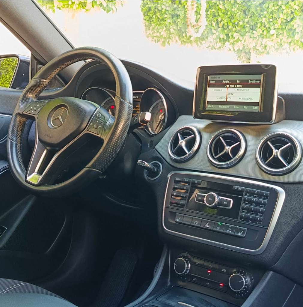 đ mercedes CLA 180 // pack night