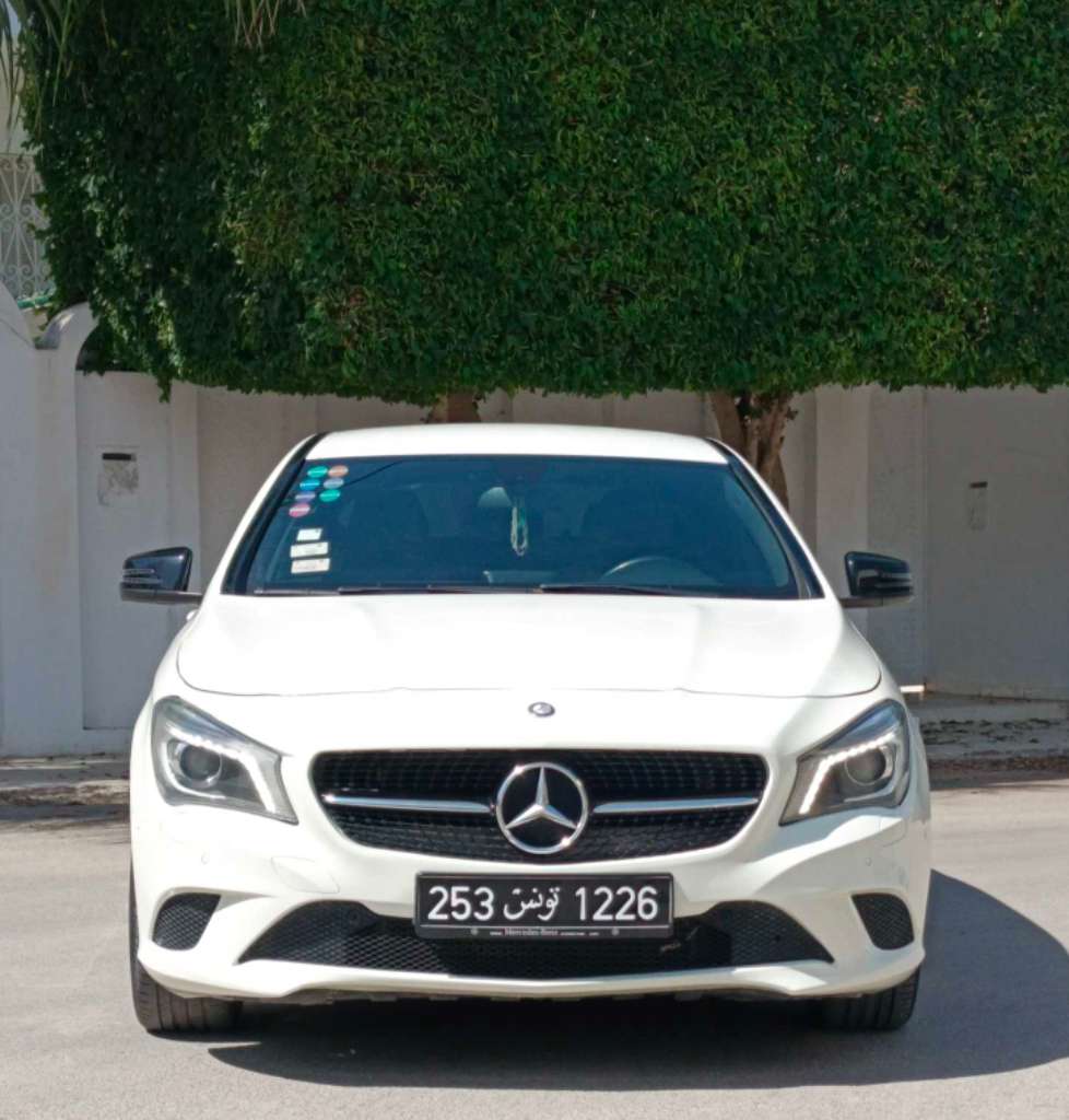 đ mercedes CLA 180 // pack night