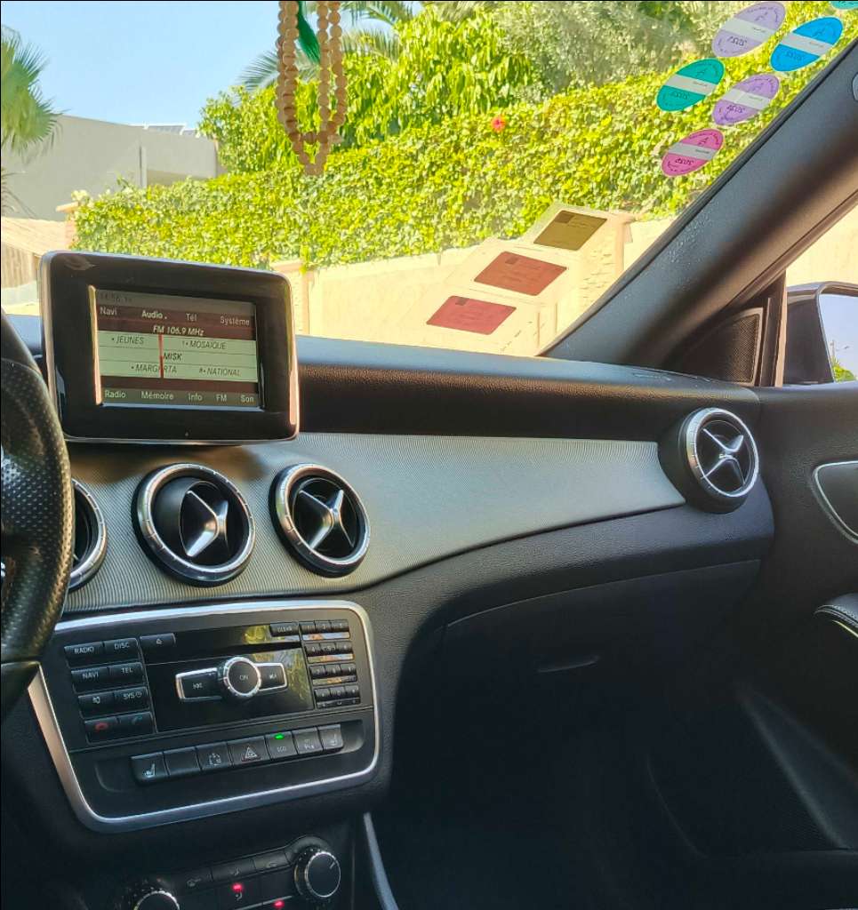 đ mercedes CLA 180 // pack night
