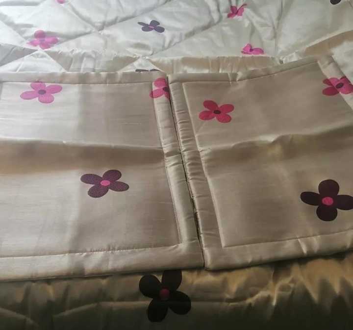 Couvre lit jamais utilisé 