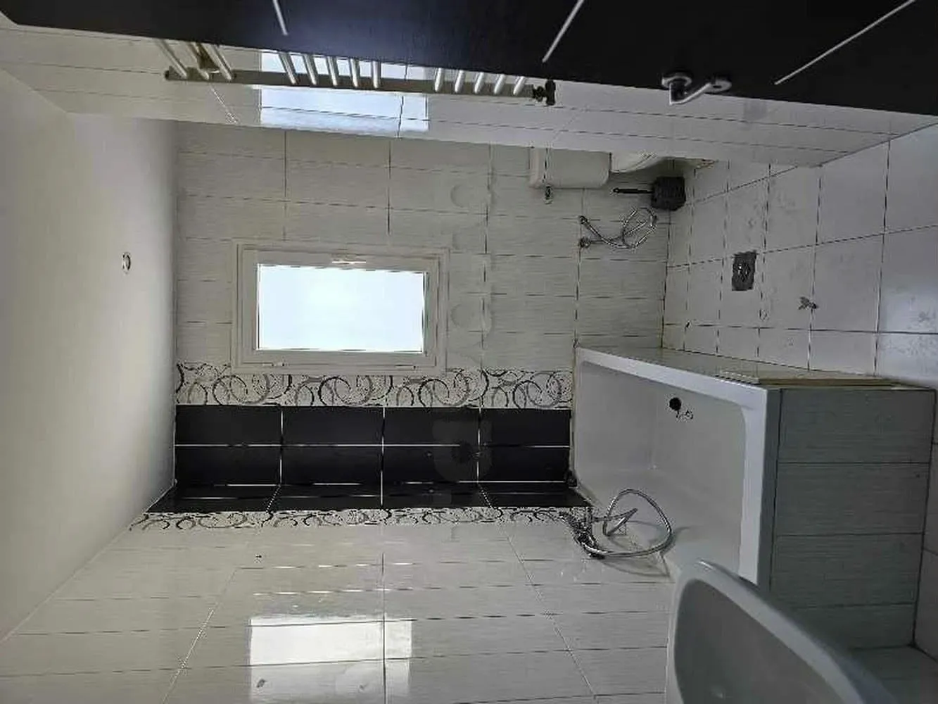 un étage d'une villa s+2 au 2éme étage a louer situé a Manzah 9C Prés de Gloulou