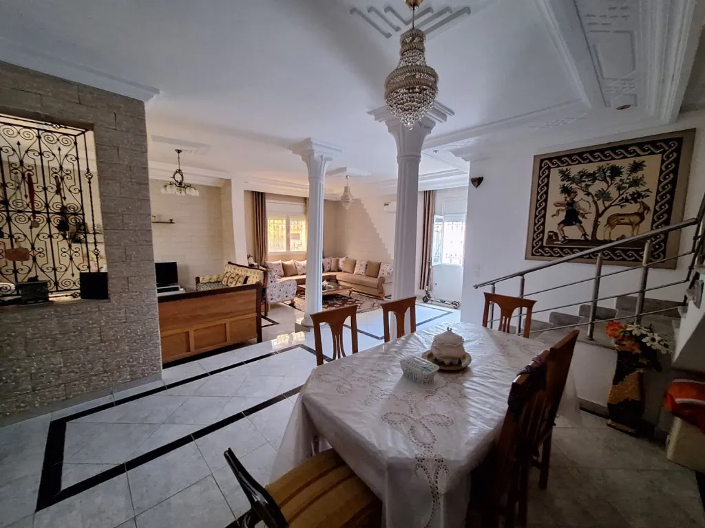 Duplex spacieux et moderne à Borj Cédria avec 3 niveaux et entrée indépendante