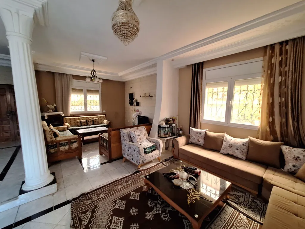 Duplex spacieux et moderne à Borj Cédria avec 3 niveaux et entrée indépendante
