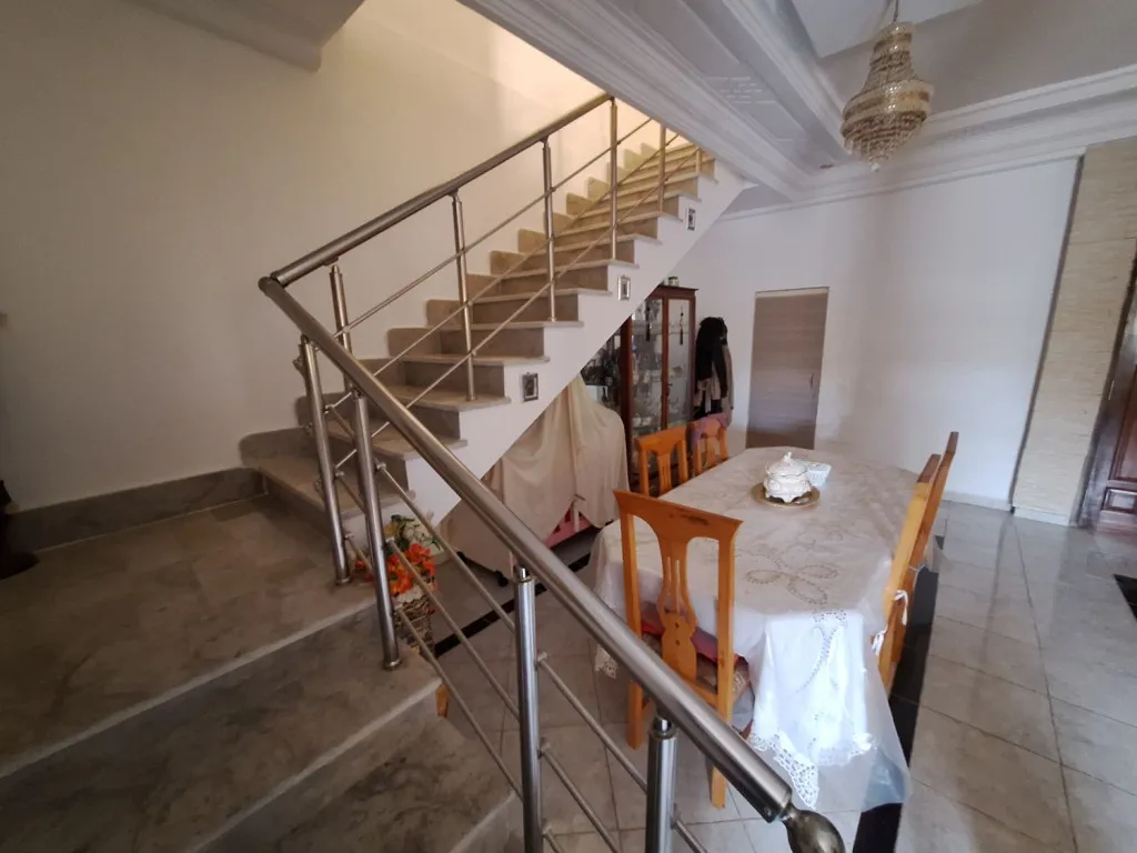 Duplex spacieux et moderne à Borj Cédria avec 3 niveaux et entrée indépendante
