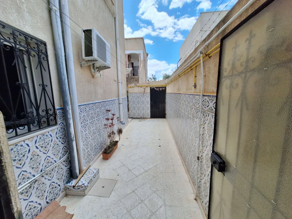 Duplex spacieux et moderne à Borj Cédria avec 3 niveaux et entrée indépendante