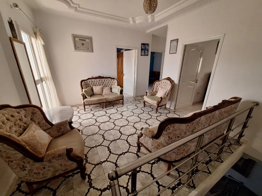 Duplex spacieux et moderne à Borj Cédria avec 3 niveaux et entrée indépendante