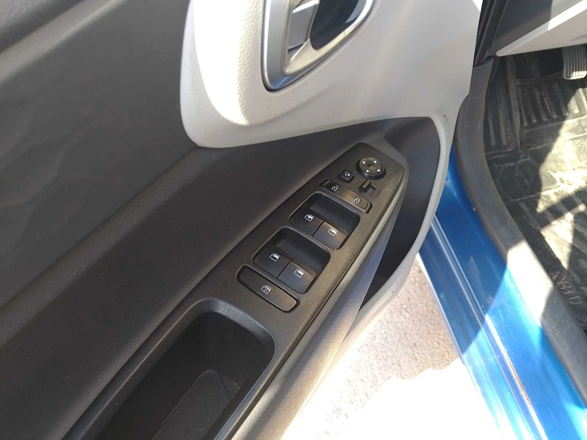 hyundai grand i10 populaire très propre.tel:56177695