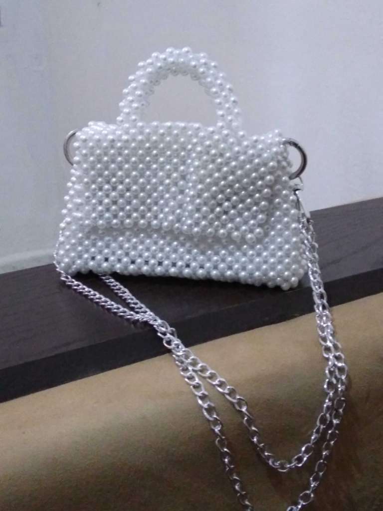 des sac à main ont perles