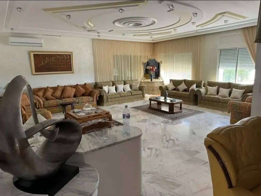 Une magnifique villa style américaine pied dans l’eau , à chatt mariam sousse.