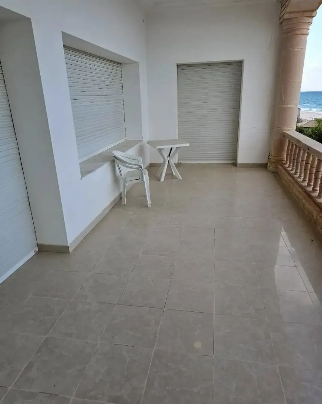 Une magnifique villa style américaine pied dans l’eau , à chatt mariam sousse.